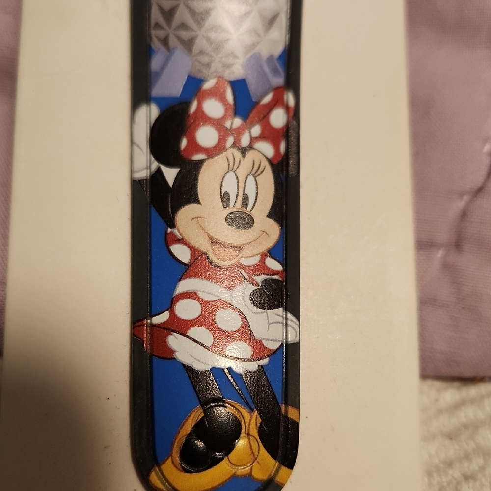Walt Disney World 2020 Passholder  MagicBand 1st Generation Limited Edition - Picture 2 of 6